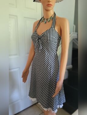 Country black and white retro sundress